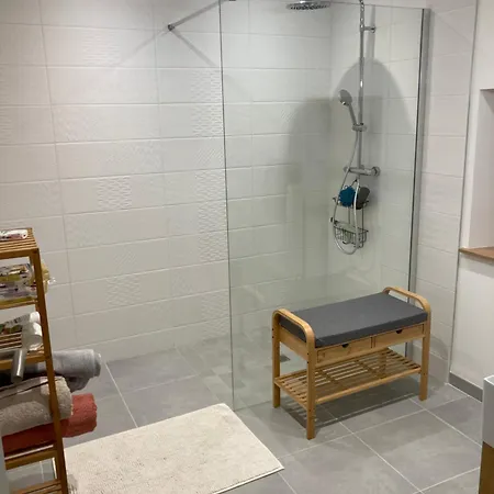 3 A Louer Chez Habitant