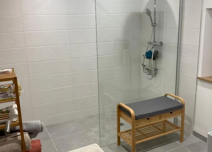 3 A Louer Chez Habitant